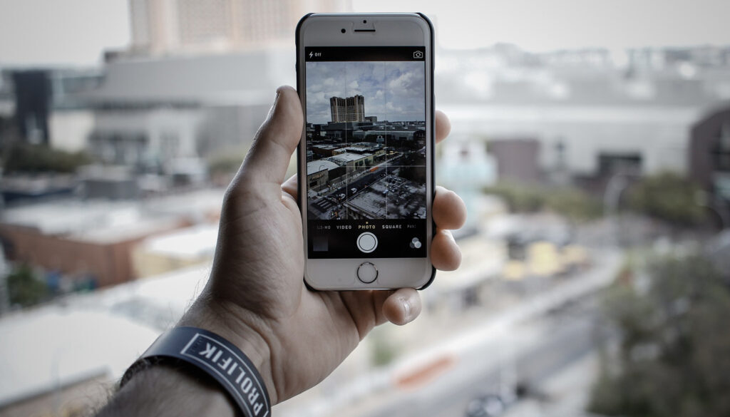 iphone-926118_1920-1